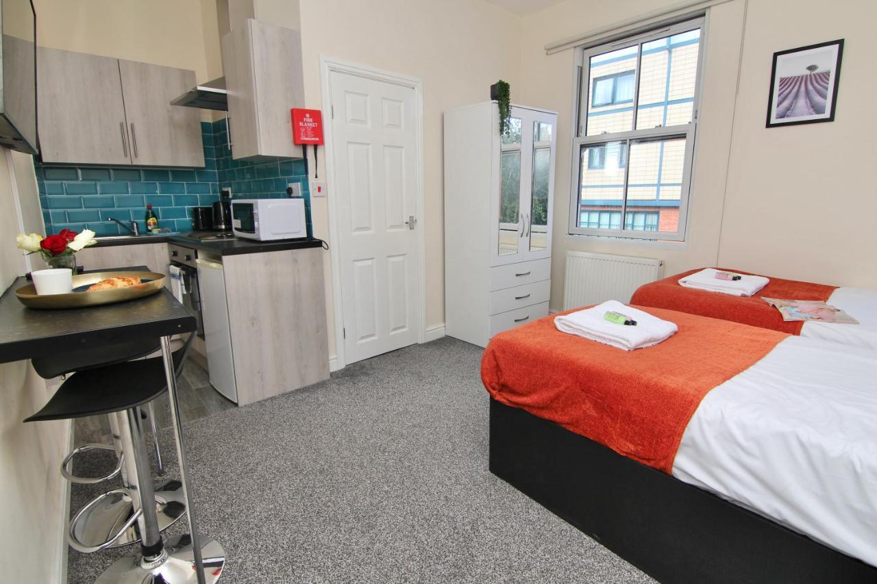 Lovely Twin Bed Studio Near Coventry Shopping Centre Екстериор снимка