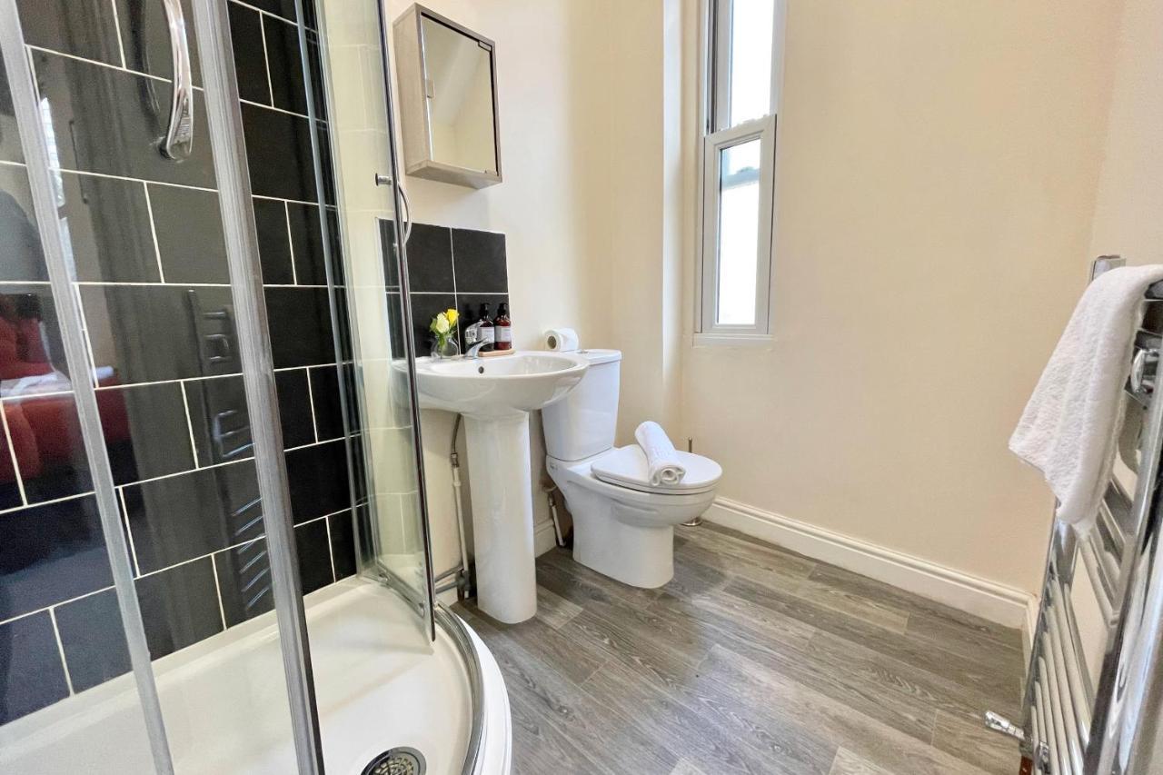 Lovely Twin Bed Studio Near Coventry Shopping Centre Екстериор снимка